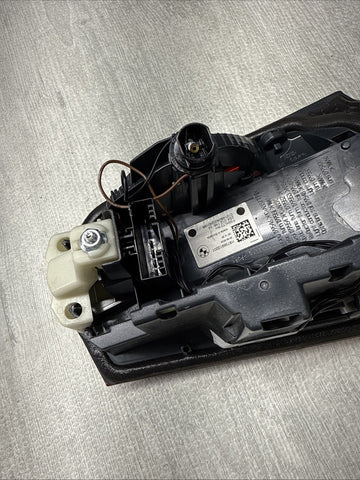 16 17 18 19 BMW 320 F30 Rear Right Rear Tail Light 8736912206 OEM