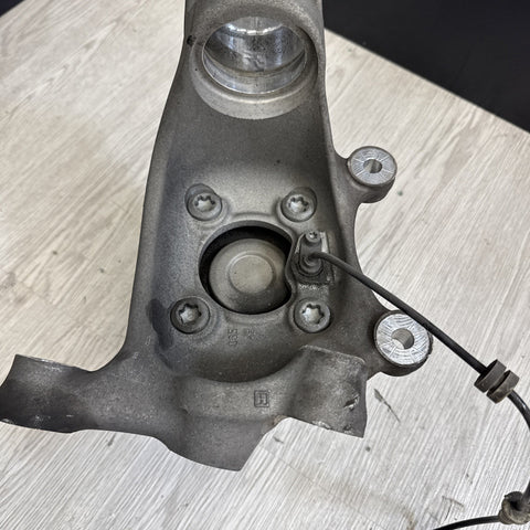 15-20 OEM BMW F80 F82 F83 M3 M4 Front Right Hub Spindle Knuckle Wheel Bearing