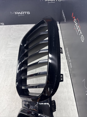 22-25 BMW G01 X3 LCI GLOSS BLACK FRONT GRILLE W CAMERA SLOT