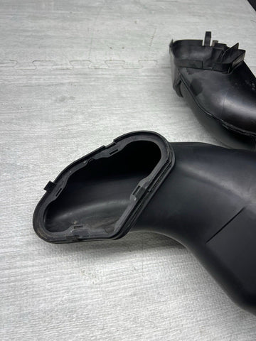 BMW 06-10 E60 E63 E64 M5 M6 S85 7790057 AIR INTAKE DUCTS PIPES