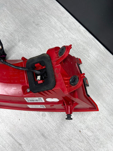 2015-2018 PORSCHE MACAN - Right Outer TAIL Light / LAMP 95B945096N