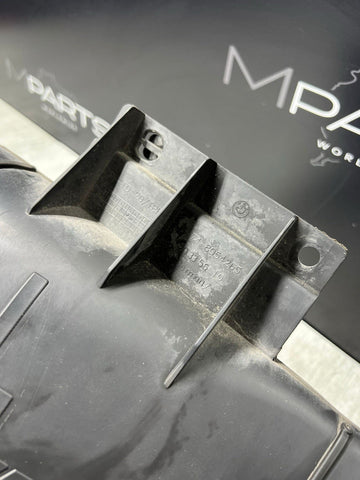 BMW 15-20 F80 F82 F83 M3 M4 LEFT AIR DUCT SHROUD 51748054265 8054265 ORIGINAL