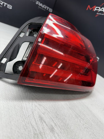 2015 - 2017 BMW F82 F83 M4 REAR RIGHT PASSENGER OUTER TAIL LIGHT OEM 7296100