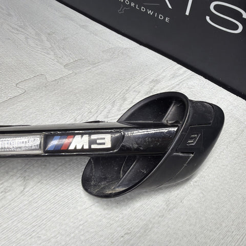 08-13 BMW M3 E92 E93 Right Front Fender Grille Side Marker Assembly
