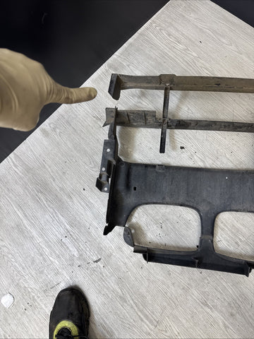 Genuine BMW 3 Series E46 M3 Front Air Duct Radiator Grille *Flaws*