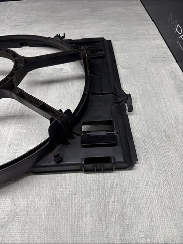 08-13 BMW E90 E92 E93 M3 S65 Engine Radiator Cooling Electric Fan Housing