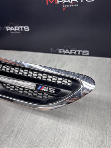 BMW F10 M5 Front Right Fender Turn Signal + Emblem 7903880 2015 29795938