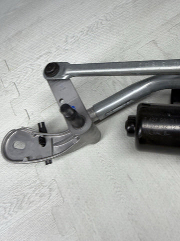 21-26 BMW G80 G82 G83 M3 M4 OEM WINDSHIELD WIPER MOTOR ASSEMBLY