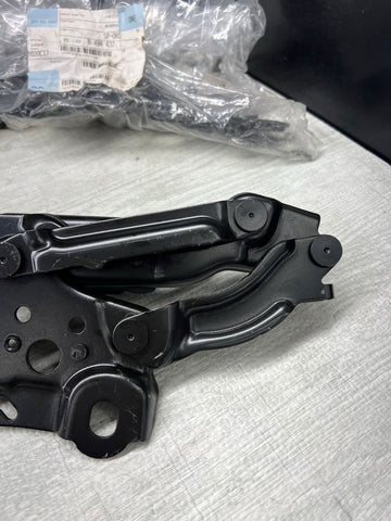 BMW 19-25 G20 G80 M3 330 430 HOOD HINGES 7450590 4100 8494432 OEM