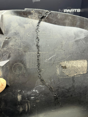 2001–2006 BMW E46 Front Left Wheel-Housing Fender Liner OEM 2695663 *NOTES*