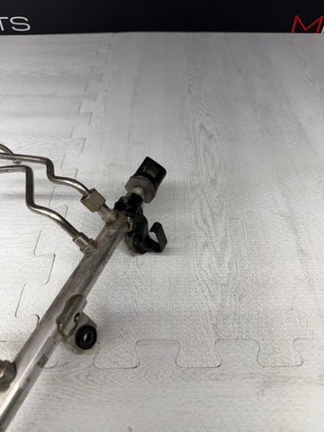 15-20 BMW F80 F82 F83 M4 S55 Engine High Pressure Fuel Injector Line Rail OEM