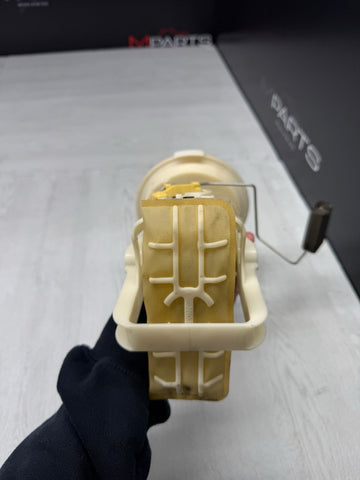 00-05 BMW E46 325 330 Right Passenger Tank Fuel Pump 16146766942