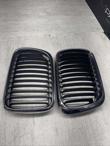 BMW E36 328IC M3 318I 320I 325I Front Bumper Kidney Grille Pair OEM Chrome
