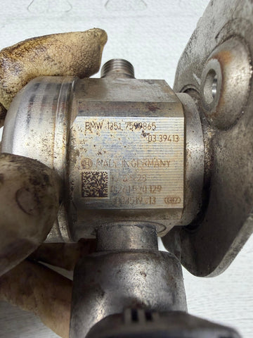 2010–2018 BMW 5 6 7 Series X5 X6 V8 Engine High Pressure Fuel Pump OEM 7599865