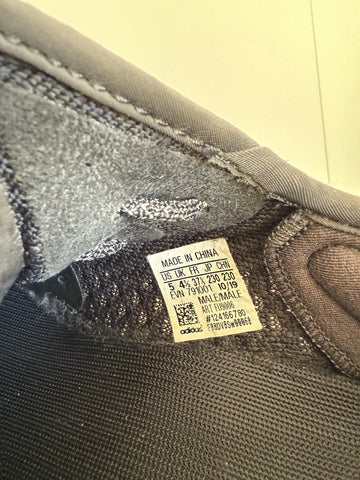 Authentic Adidas Yeezy Boost 350 V2 (Reflective Laces) FU9006 MENS SIZE US 5