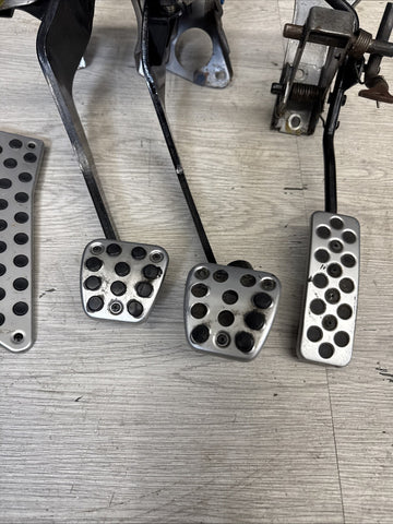 00-05 HONDA S2000 S2k PEDAL SET GAS BRAKE & CLUTCH PEDALS W ALL SENSORS OEM Ap1