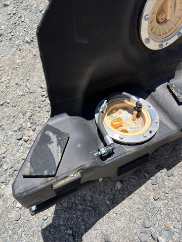 15-19 Ferrari 488 GTB Left Driver Fuel Gas Tank 314302 + Fuel Pump