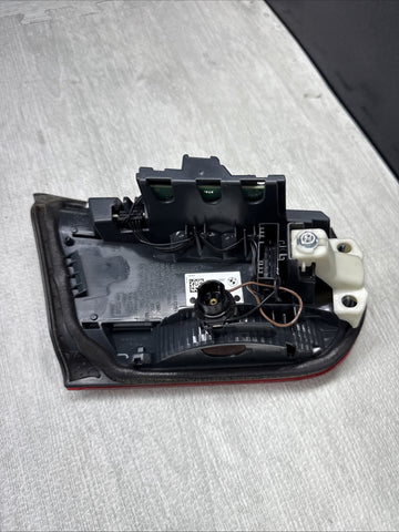 16 17 18 19 BMW 320 F30 Rear Right Rear Tail Light 8736912206 OEM