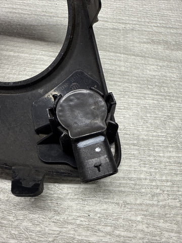 PORSCHE 15-18 MACAN FRONT RIGHT FOG LIGHT LAMP TRIM COVER BEZEL + PDC SENSOR OEM