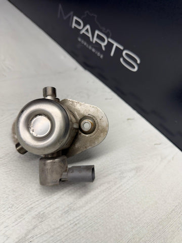 2010–2018 BMW 5 6 7 Series X5 X6 V8 Engine High Pressure Fuel Pump OEM 7599865