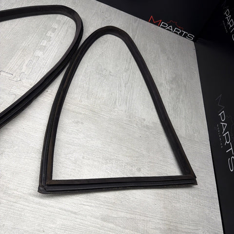 01-06 BMW E46 M3 Rear Vent Quarter Glass Window Seal Gasket Weatherstrip Set OEM