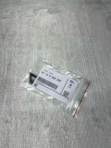 NEW BMW E90 E92 E93 M3 TRUNK EMBLEM BADGE LOGO 8042228 51138042228 ORIGINAL