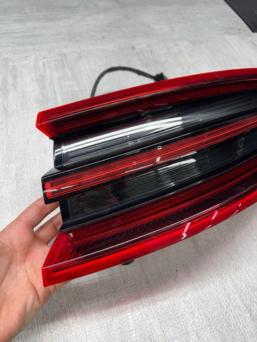 2015-2018 PORSCHE MACAN - Right Outer TAIL Light / LAMP 95B945096N