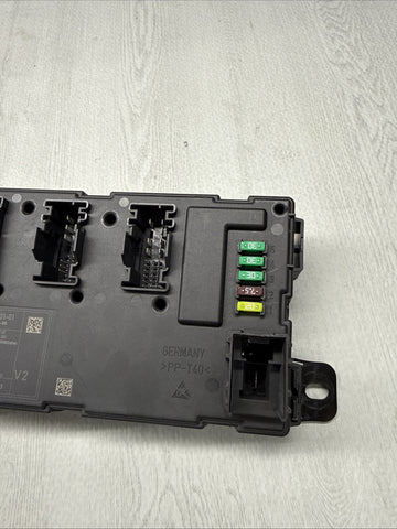 V2 REM 12-18 BMW F82 F30 F32 Rear Body Control Unit Electronic Module BCM Box