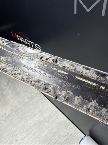 07-13 OEM BMW E93 328 335 M3 Convertible Roof Hinge Cover Right 7128744