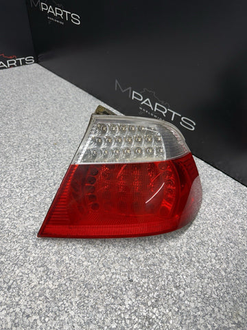 01-06 E46 BMW 330 M3 CONVERTIBLE REAR LED TAIL LIGHT RIGHT 6937454 *GOOD LEDS