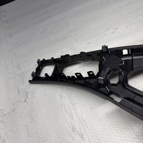 09-13 BMW E93 M3 DCT CIC LEATHER CENTER CONSOLE TRIM CONVERTIBLE *CREASES*