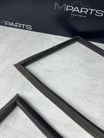 01-06 BMW E46 M3 Rear Quarterpanel Quarter Panel Window Seals Black 51368252621