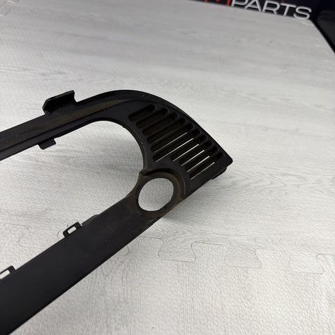 01-06 BMW E46 CONVERTIBLE REAR SEAT ROLLOVER BAR TRIM COVER 8204279 OEM BLACK