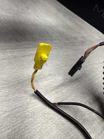 91-99 BMW E36 323 328 M3 Front Right Passenger Seatbelt Tensioner Buckle OEM