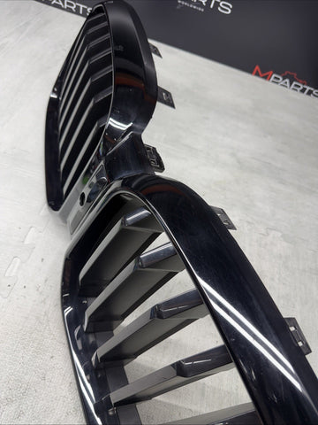 22-25 BMW G01 X3 LCI GLOSS BLACK FRONT GRILLE W CAMERA SLOT