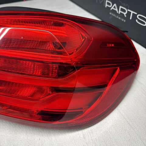 2015 - 2017 BMW F82 F83 M4 REAR RIGHT PASSENGER OUTER TAIL LIGHT OEM 7296100