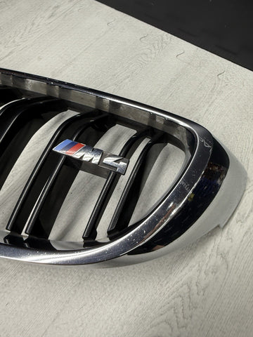 15-20 BMW F80 M3 F82 F83 Front Bumper Kidney Chrome Grilles Grills OEM M4 Badge