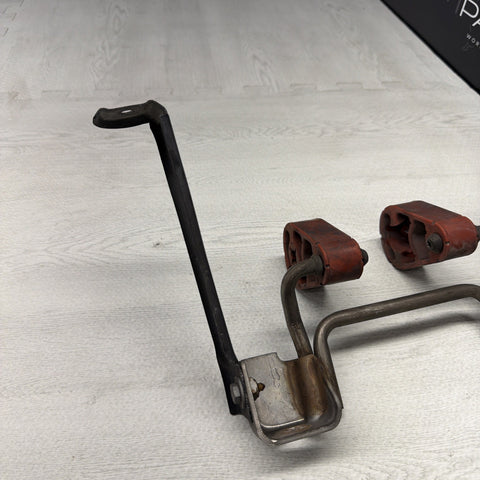 BMW E90 E92 E93 M3 08-13 Muffler Bracket Hanger 8041984