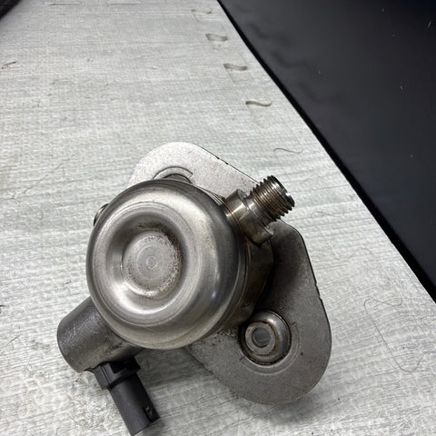 12-19 BMW High-pressure Pump M5 M6 650i X5M 8604232 F15 F85 F01 F02 F10 F13 F06