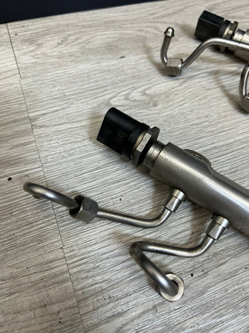 12-17 M5 M6 F06 F13 F12 F10 High Pressure Fuel Feed Line Rail 7642156 / 7642155