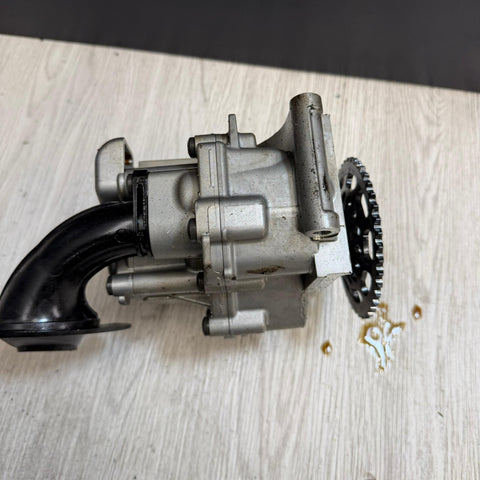 2011–2016 BMW M5/M6 S63 ENGINE MOTOR OIL FEED PUMP OEM 7843135