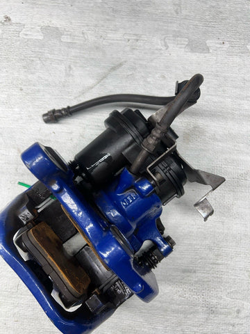 BMW 20-25 F90 F92 F93 M5 M8 OEM RIGHT PASSENGER REAR BRAKE CALIPER BLUE