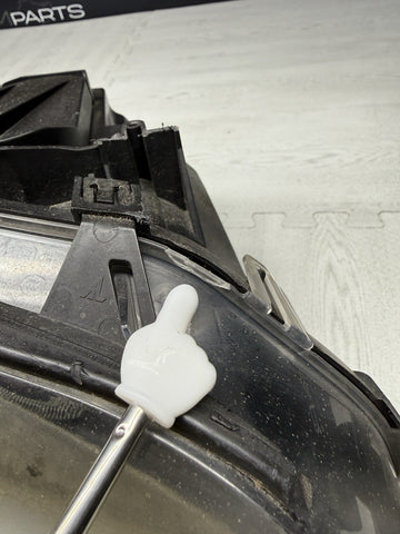 2007-2013 BMW E90 E92 E93 M3 RIGHT HEADLIGHT ADAPTIVE XENON COMPLETE OEM 7162146