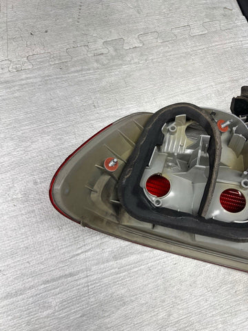 BMW 01-03 E46 325 330 M3 Coupe Tail Light Lamp Right Passenger Side
