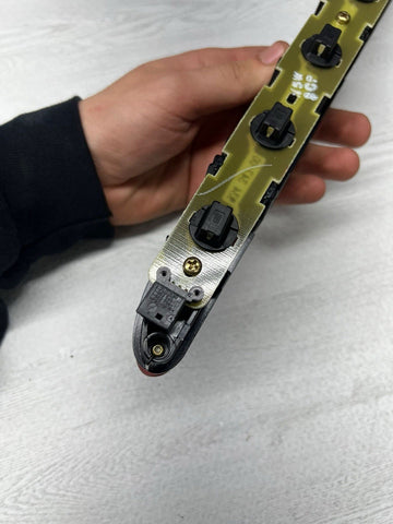 FORD MUSTANG CONVERTIBLE 2023-2024 OEM REAR THIRD 3RD BRAKE LIGHT ASSEMBLY