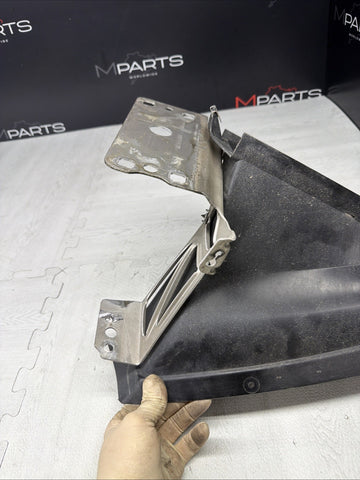 08-13 BMW M3 E90 E92 E93 Front Right Transmission Oil Cooler Duct OEM 7900824