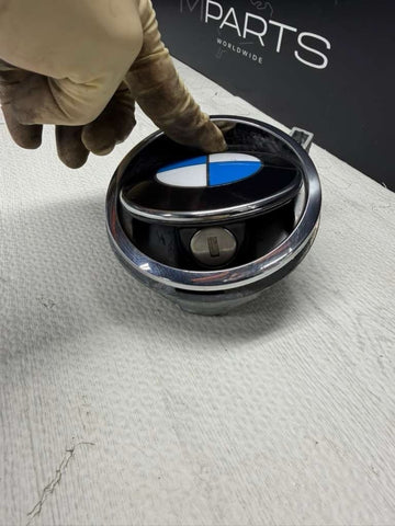 04-10 BMW 640 650i M6 Convertible Rear Trunk Lid Emblem Logo Handle 7200896 OEM