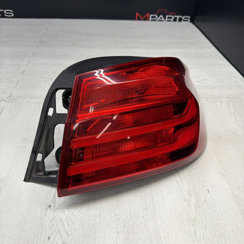 2015 - 2017 BMW F82 F83 M4 REAR RIGHT PASSENGER OUTER TAIL LIGHT OEM 7296100