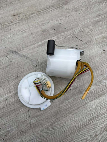 21-26 BMW G80 G82 G83 M3 M4 s58 Tank Mounted Fuel Pump Assembly OEM 8077484