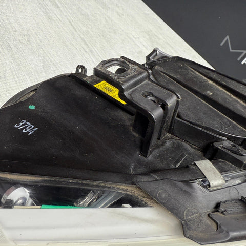 2010-2013 BMW 3 Series E92 / E93 Right LED Xenon Headlight OEM 7239936-07